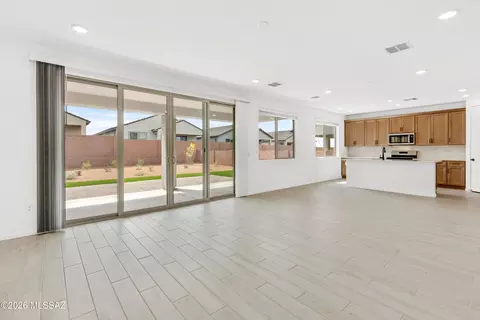 Living - 13982 E Lagomorpha Pl, Vail, AZ 85641 photo 1 of 2