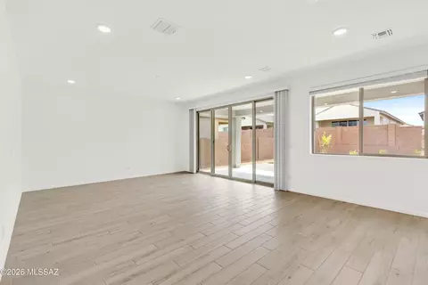 Living - 13982 E Lagomorpha Pl, Vail, AZ 85641 photo 2 of 2