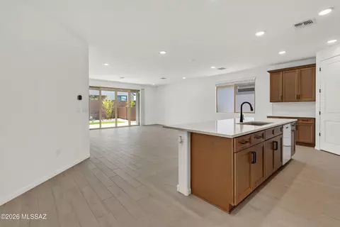 Kitchen - 13962 E Lagomorpha Pl, Vail, AZ 85641 photo 2 of 4