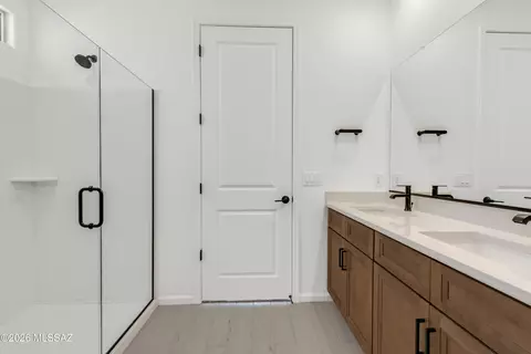 Bath - 13962 E Lagomorpha Pl, Vail, AZ 85641 photo 2 of 2