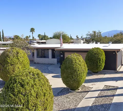 1821 S Rocky Mountain Dr, Tucson, AZ 85710