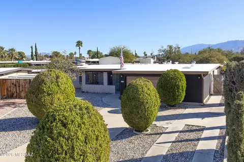 1821 S Rocky Mountain Dr, Tucson, AZ 85710