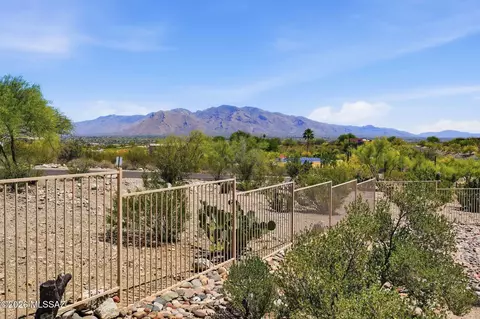 5140 N Amapola Pl, Tucson, AZ 85745