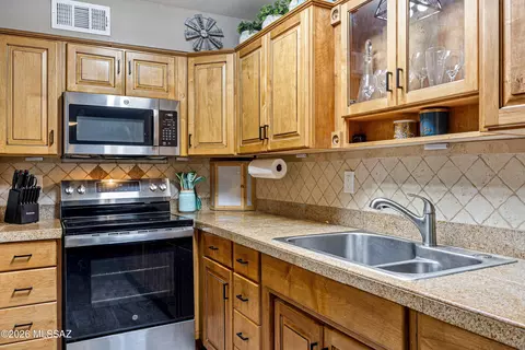 5630 S Holladay Dr, Tucson, AZ 85706