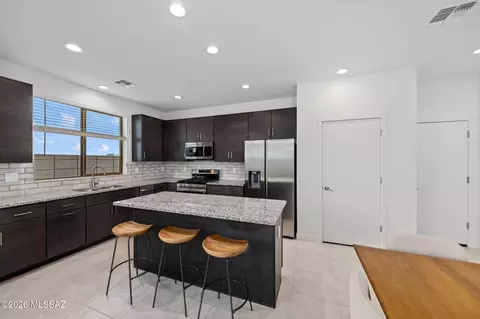 Kitchen - 1175 E Gerring St, Tucson, AZ 85713 photo 3 of 3