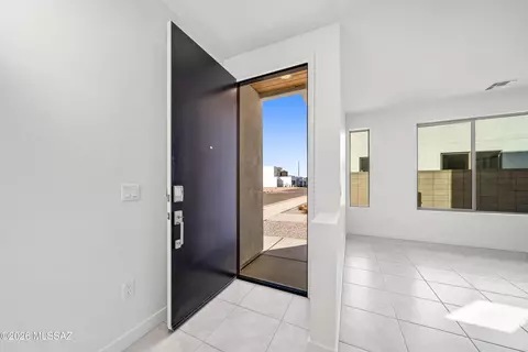 Entry Way - 1187 E Gerring St, Tucson, AZ 85713 photo 1 of 3