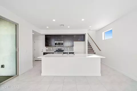 Kitchen - 1187 E Gerring St, Tucson, AZ 85713 photo 3 of 6