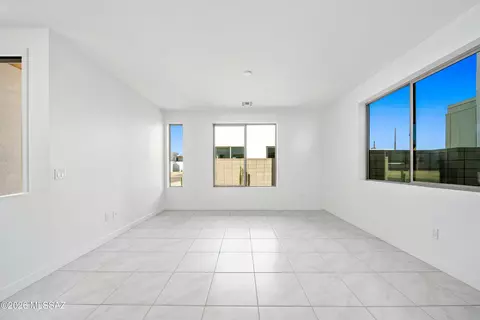 Living - 1187 E Gerring St, Tucson, AZ 85713 photo 2 of 4