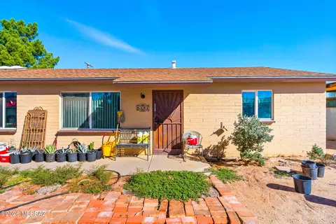 6131 E 28th St, Tucson, AZ 85711