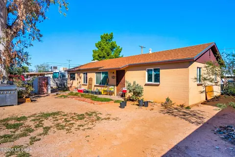 6131 E 28th St, Tucson, AZ 85711