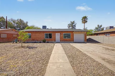 4838 E Helen St, Tucson, AZ 85712