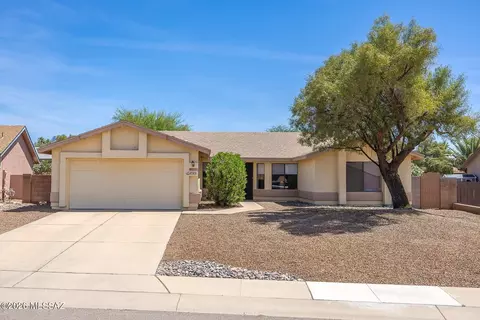 4785 W Rosebay St, Tucson, AZ 85742
