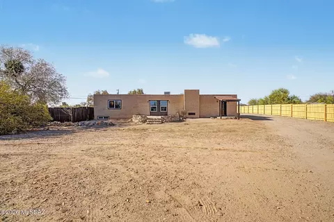 12050 W Calle Madero, Tucson, AZ 85743