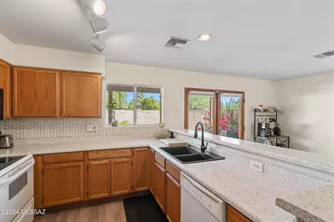 3444 N Applewood Dr, Tucson, AZ 85712