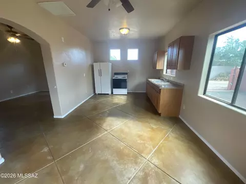 Kitchen - 1311 E Spring St, Tucson, AZ 85719 photo 10 of 11