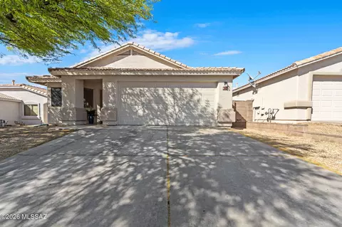 675 S Painted River Way, Vail, AZ 85641