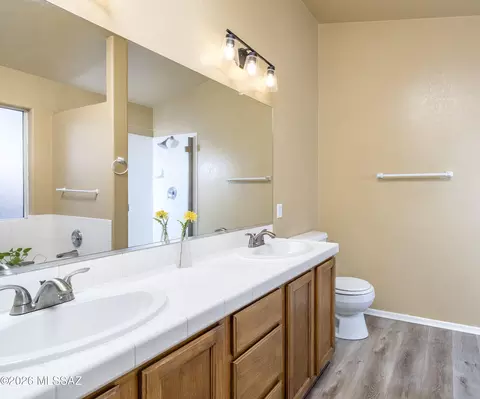 Bath - 9177 E Ironbark St, Tucson, AZ 85747 photo 1 of 3