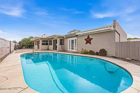 1939 S San Vincent Dr, Green Valley, AZ 85614