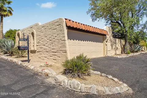 5250 N Pueblo Villas Dr, Tucson, AZ 85704