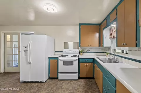 Kitchen - 4913 E Baker St, Tucson, AZ 85711 photo 2 of 3
