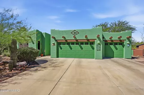 5680 W Triangle X Pl, Tucson, AZ 85713