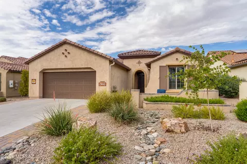 2235 E Thunderchief Dr, Green Valley, AZ 85614
