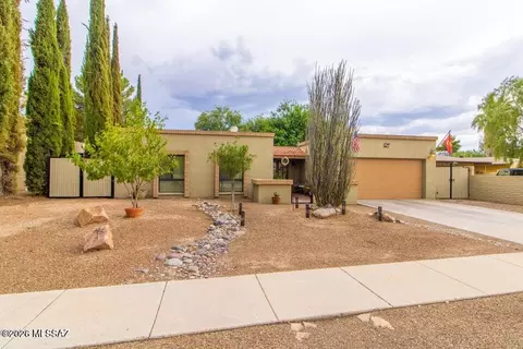 7410 E La Cienega Dr, Tucson, AZ 85715