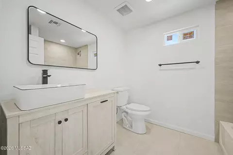 Bath - 2251 E Spring St, Tucson, AZ 85719 photo 1 of 6