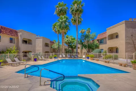 5750 N Camino Esplendora #114, Tucson, AZ 85718