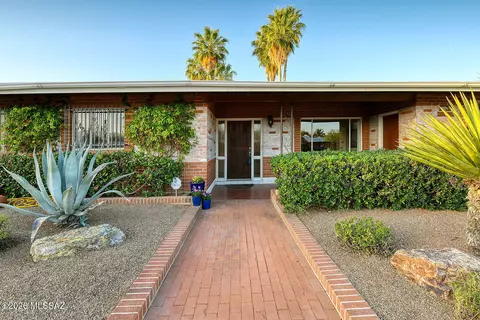 Exterior - 5924 E 3rd St, Tucson, AZ 85711 photo 3 of 5