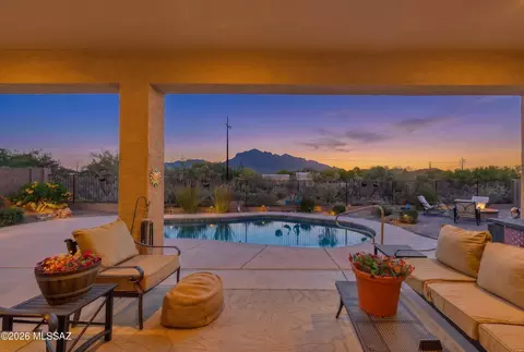 8664 N Zenyatta Dr, Tucson, AZ 85704