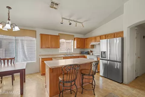 Kitchen - 4278 E Mesquite Desert Trl, Tucson, AZ 85706 photo 1 of 1