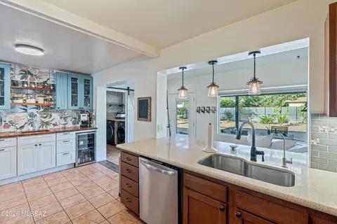 918 N Montezuma Ave, Tucson, AZ 85711