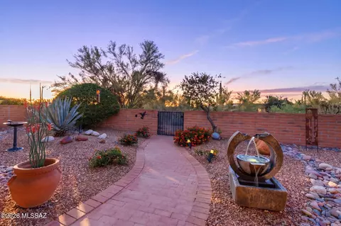 1915 W Hickory Hollow Ln, Tucson, AZ 85704