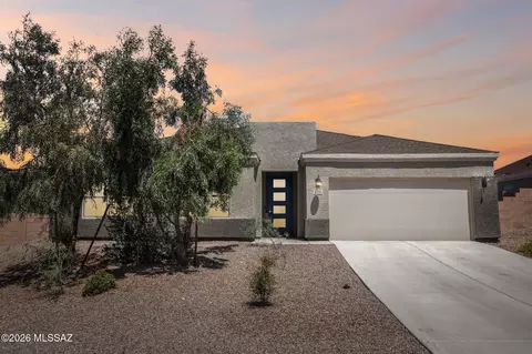 670 W Lexington St, Vail, AZ 85641