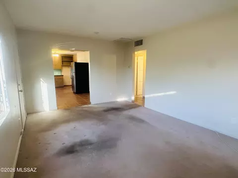Living - 5018 E 18th St, Tucson, AZ 85711 photo 2 of 3