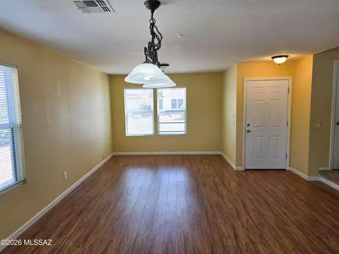 Living - 13530 E Hampden Green Way, Vail, AZ 85641 photo 2 of 3