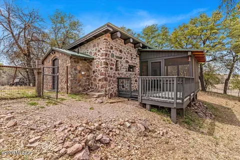 Exterior - 277 290 Canelo Rd, Elgin, AZ 85611 photo 11 of 13