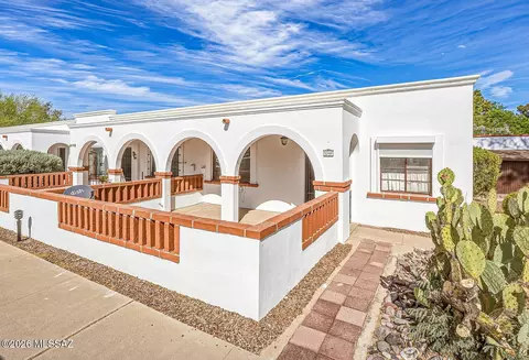 329 S Paseo Tierra #D, Green Valley, AZ 85614