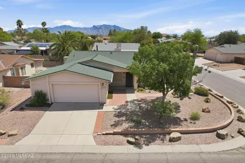 8470 N Star Grass Dr, Tucson, AZ 85742