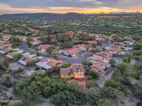 5716 N Via Umbrosa, Tucson, AZ 85750