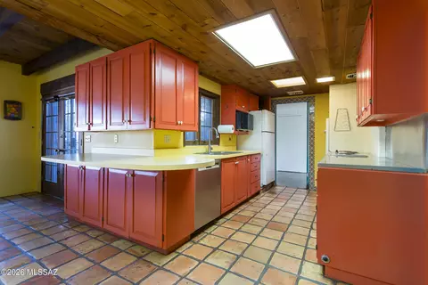 Kitchen - 4130 E River Rd, Tucson, AZ 85718 photo 2 of 3