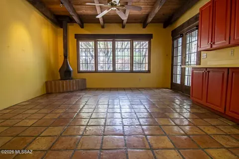 Living - 4130 E River Rd, Tucson, AZ 85718 photo 4 of 7
