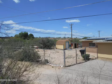 Exterior - 894 S Post Rd, Benson, AZ 85602 photo 2 of 10
