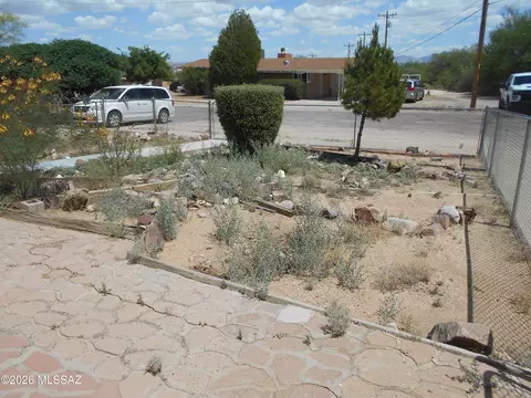 Exterior - 894 S Post Rd, Benson, AZ 85602 photo 6 of 10