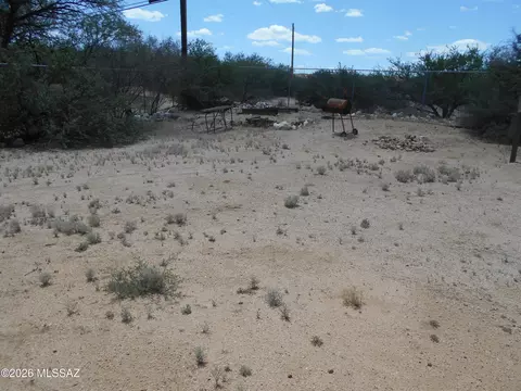 Exterior - 894 S Post Rd, Benson, AZ 85602 photo 3 of 10