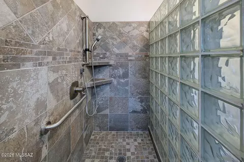 Bath - 528 E 2nd St, Tucson, AZ 85705 photo 3 of 4