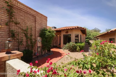 210 E Crooked Stick Dr, Tucson, AZ 85737
