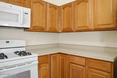 Kitchen - 10227 E Watson Dr, Tucson, AZ 85730 photo 3 of 5