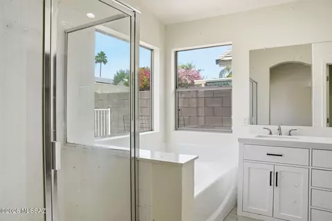 Bath - 10227 E Watson Dr, Tucson, AZ 85730 photo 3 of 4
